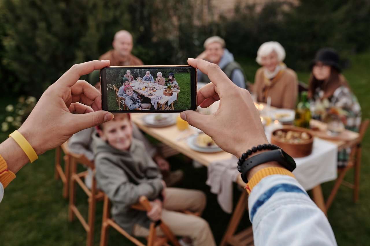 diverse generazioni online
